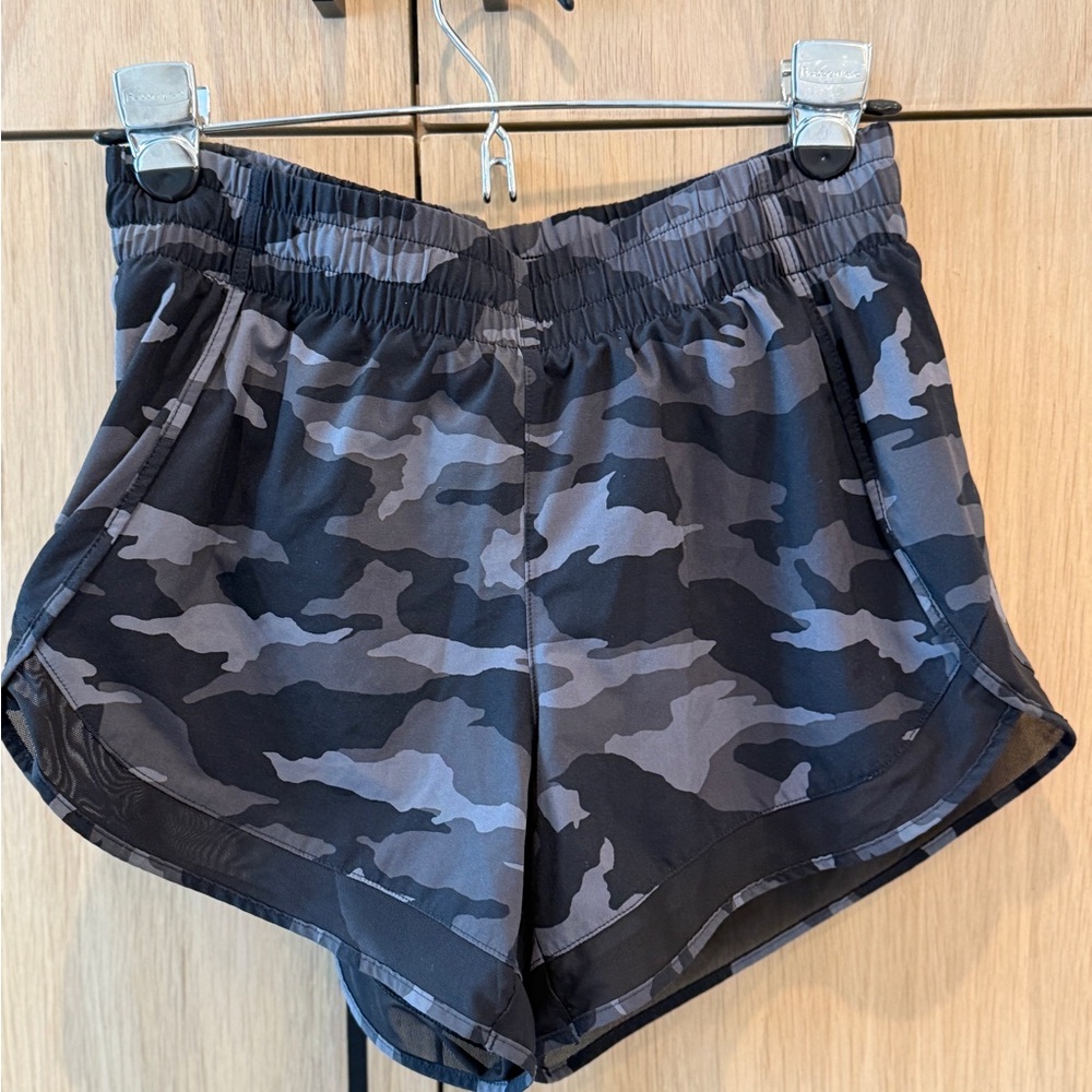 Athleta Black & Gray Camo Run Shorts